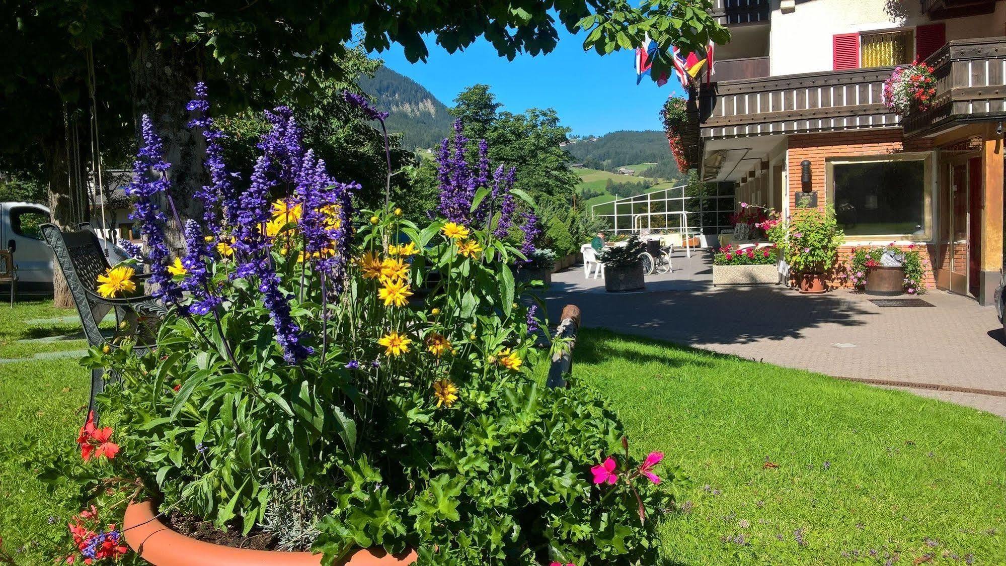 Hotel Rodes Ortisei Exterior photo